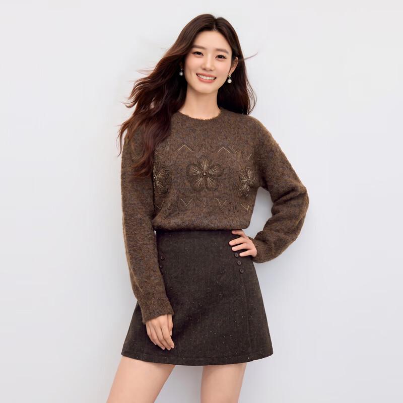 Qiu Shui Yi Ren Women's Crew Neck Long-Sleeve Knit Sweater
