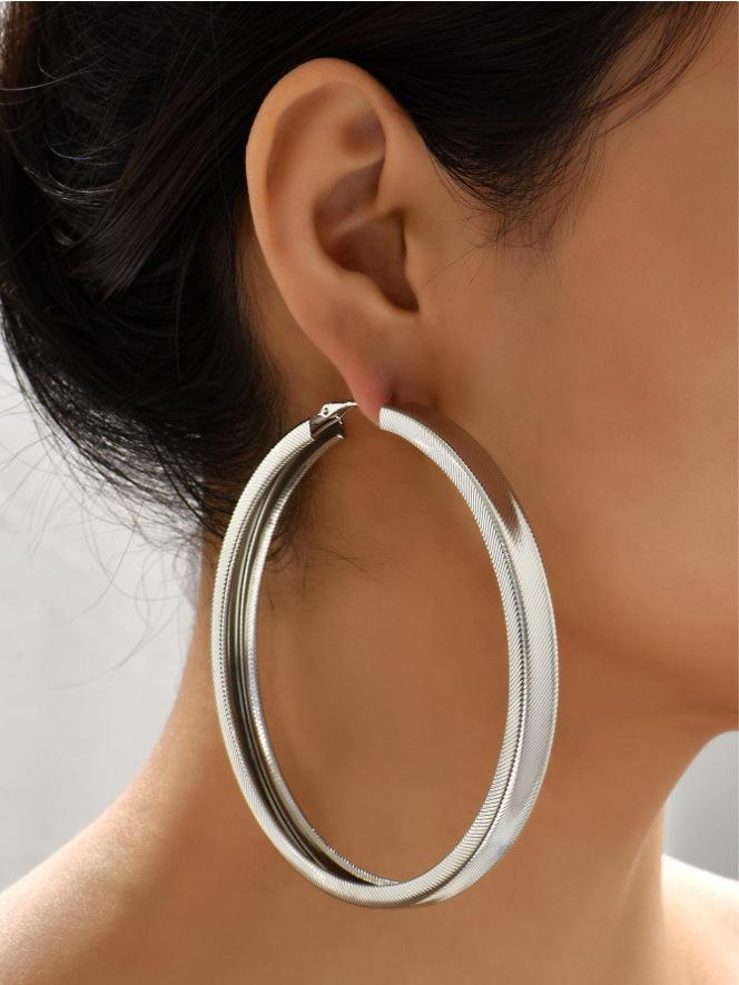 Fashion Daily Matching Geometric Large Circle Earrings Femininity Exaggerated Trend Design Sense Round Earrings Women