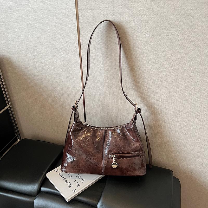 Bag Women's Autumn and Winter Maillard Style Underarm Bag Korean Niche Design Punk Locomotive Bag Shoulder Bag