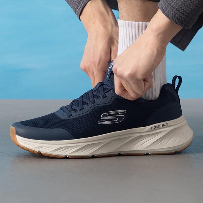 Skechers Men s Lightweight Mesh Running Shoes