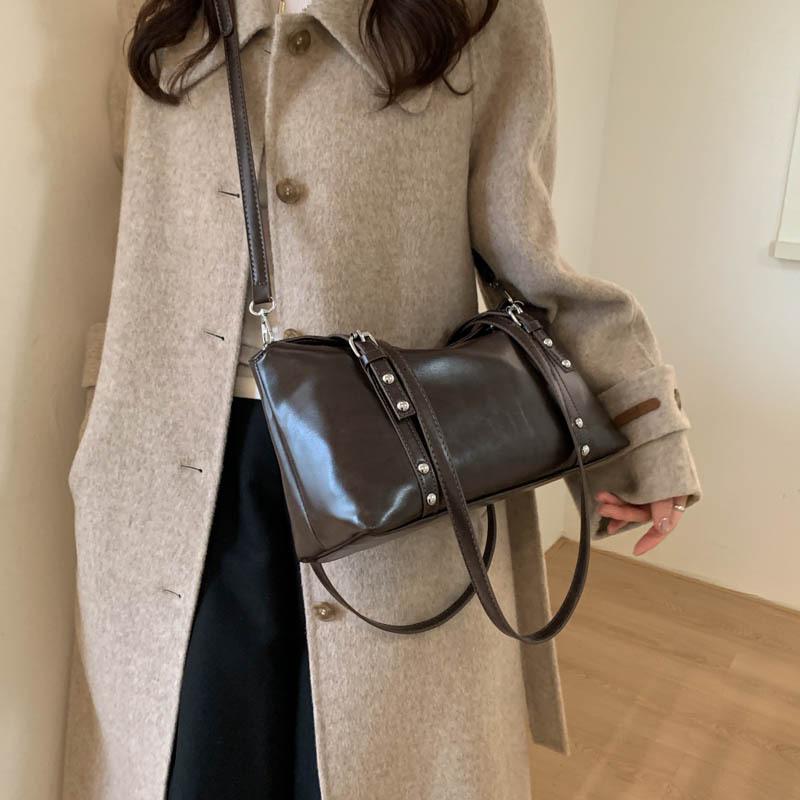 Retro bag women's large capacity 2025 new autumn and winter versatile simple shoulder bag premium texture commuter tote bag
