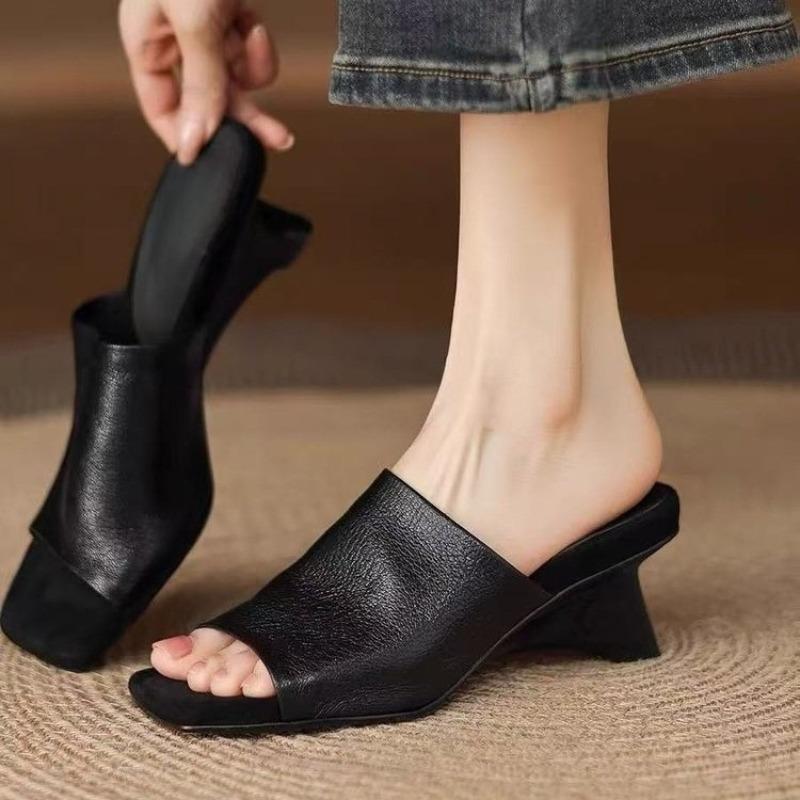 Summer New Giant Soft Retro Square Toe Open-toe Flip Slippers Women's Outside Wear Special-shaped Heel Sandals and Slippers