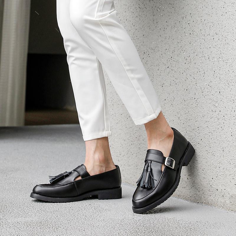 Fashion New Platform Tassels Loafers Men Black and White Wedding Party Casual Shoes Formal Business Shoes Slip on Leather Shoes