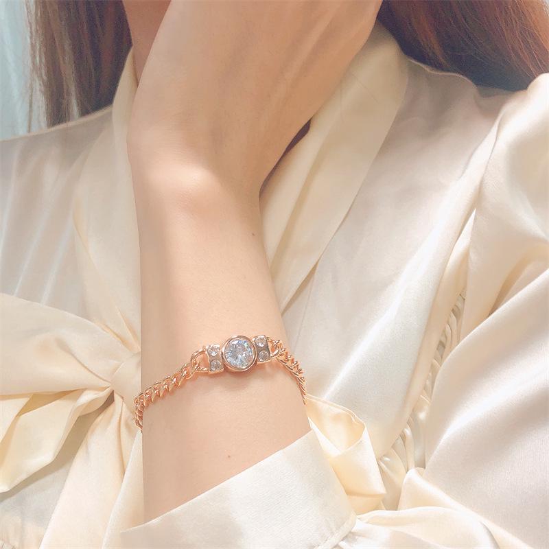 Elegant Women s Bracelet: Minimalist High-End Style, Inspired by TikTok and Xiaohongshu Trends