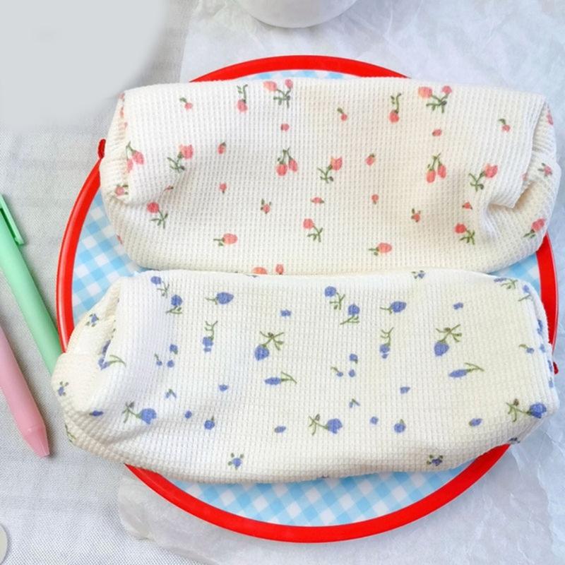 Tiny Blossomy Pen Case Permanent Polyester Cosmetic Planner With Dense Size For Daily Use
