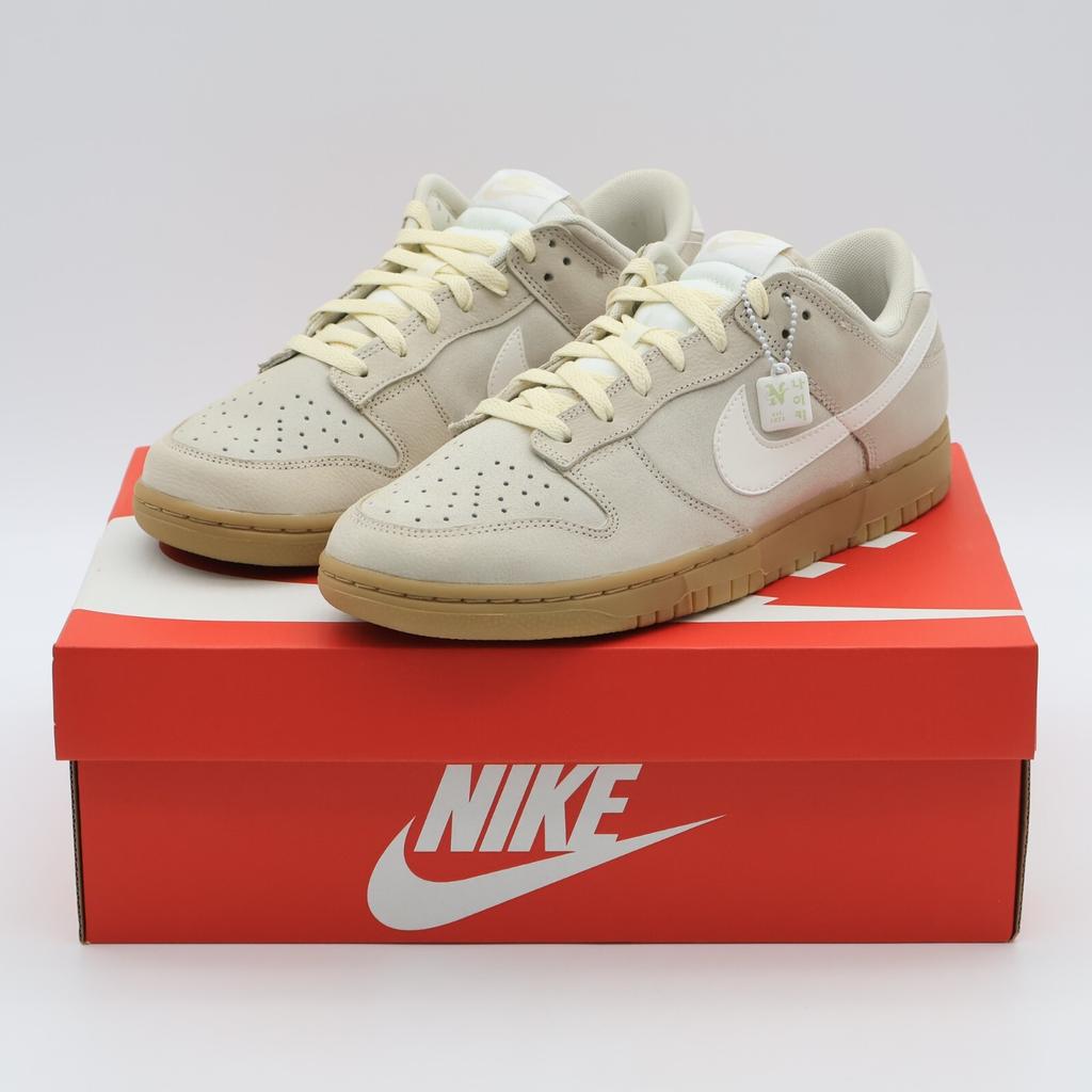 FQ8147-104 Nike Dunk Low SE Hangul Day (Damen)