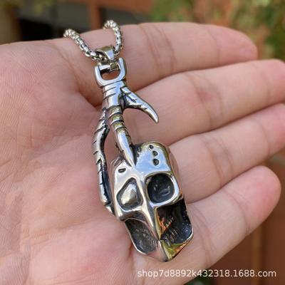 Halloween Personnalité Griffe d'Aigle Crâne Pendentif Acier Inoxydable Hip Hop Polyvalent Acier Titane Collier Chaîne de Pull