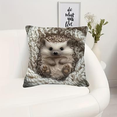 1pc of Realistic Hedgehog Design Cushion Cover - Made of Soft Polyester, Featuring a Zipper, Machine Washable, Modern Style for a Comfortable Home Dec