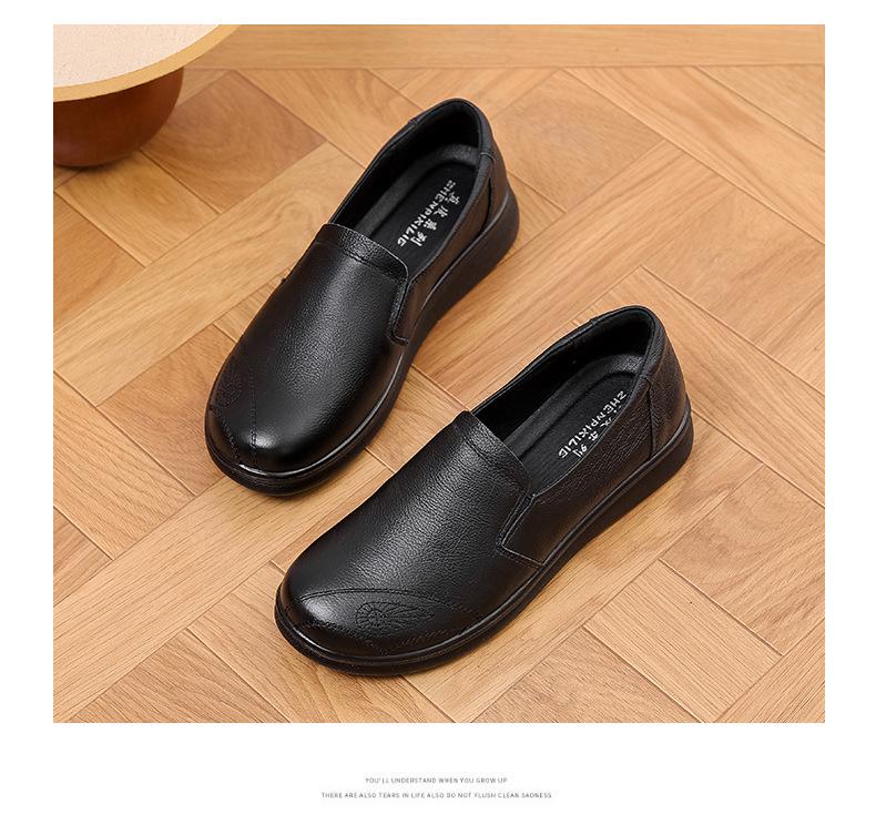 Comfortable Mom's Genuine Leather Flat Shoes - Soft Sole, Lightweight, Classic Design for Middle-Aged and Elderly Women