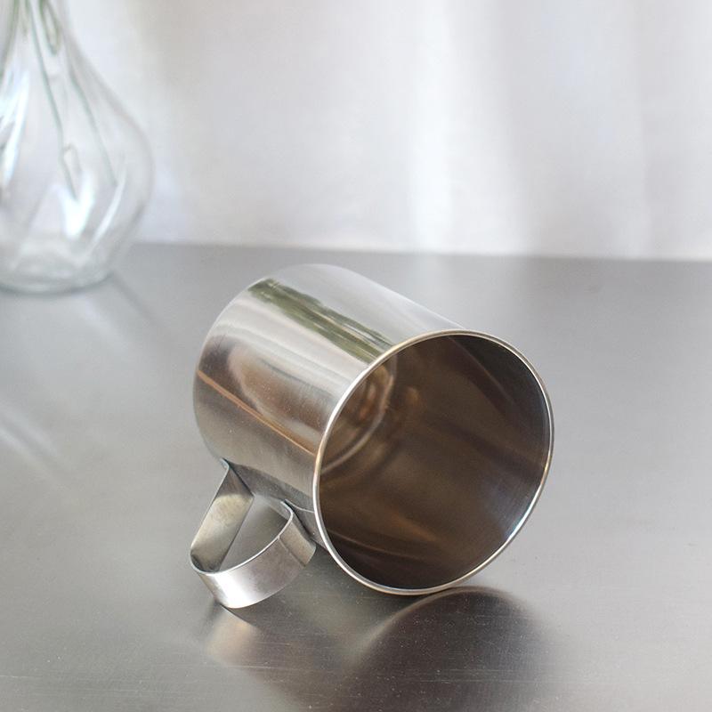 Simple stainless steel water cup with handle, convenient and easy cup, outdoor mountaineering water cup, coffee cup, water cup