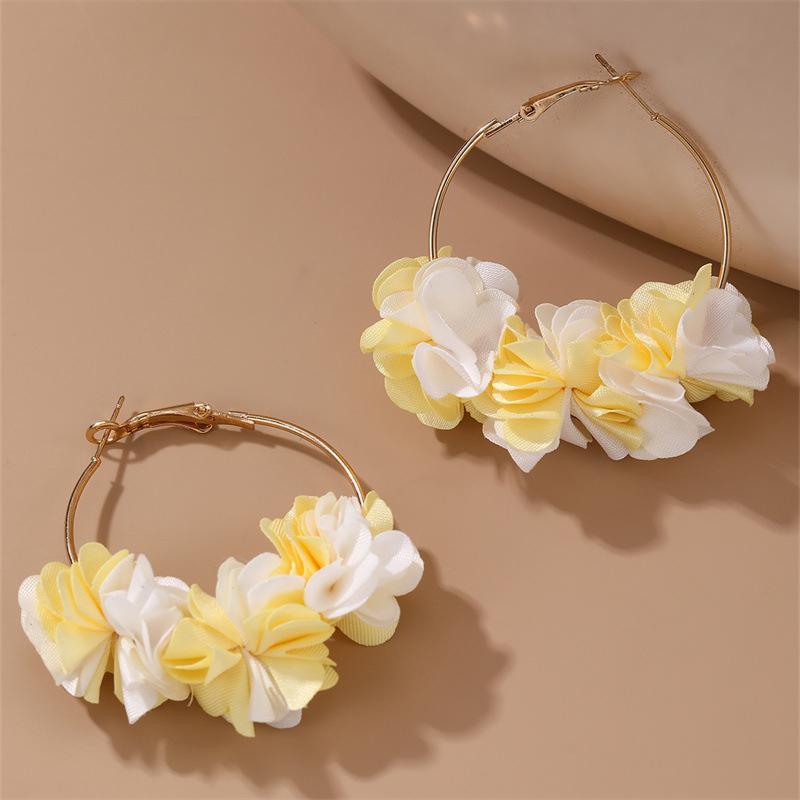 

Exaggerated Gradient Petal Flower Hoop Earrings for Women Fashion Metal Large Circle Earrings Seaside Vacation Zircon Gifts жёлтый