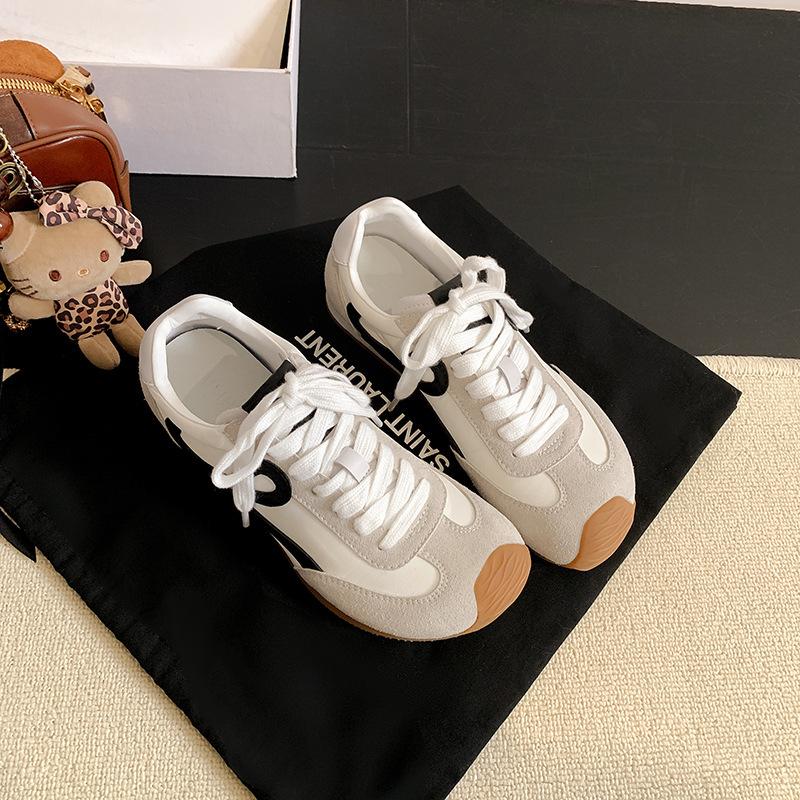 Su Yinyin hat den gleichen Stil von deutschen Trainingsschuhen. Im Frühjahr 2025 werden die neuen Modelle die Höhe erhöhen. Lässige und dünne Sport- und Ligh