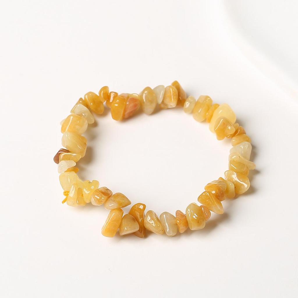 Elastisches Armband mit natürlichem Citrin-Chip: Unregelmäßige Rohsteinperlen in einem frischen, vielseitigen Stil