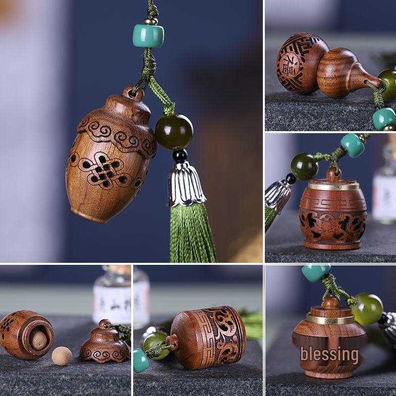Karin Hollow Carved Wood Gourd Vase Diffuser Keychain Pendant Ornament