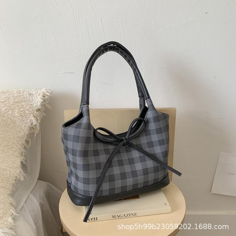 

Summer underarm commuter big bag women s new fashion simple casual bag high value tote bag чёрный