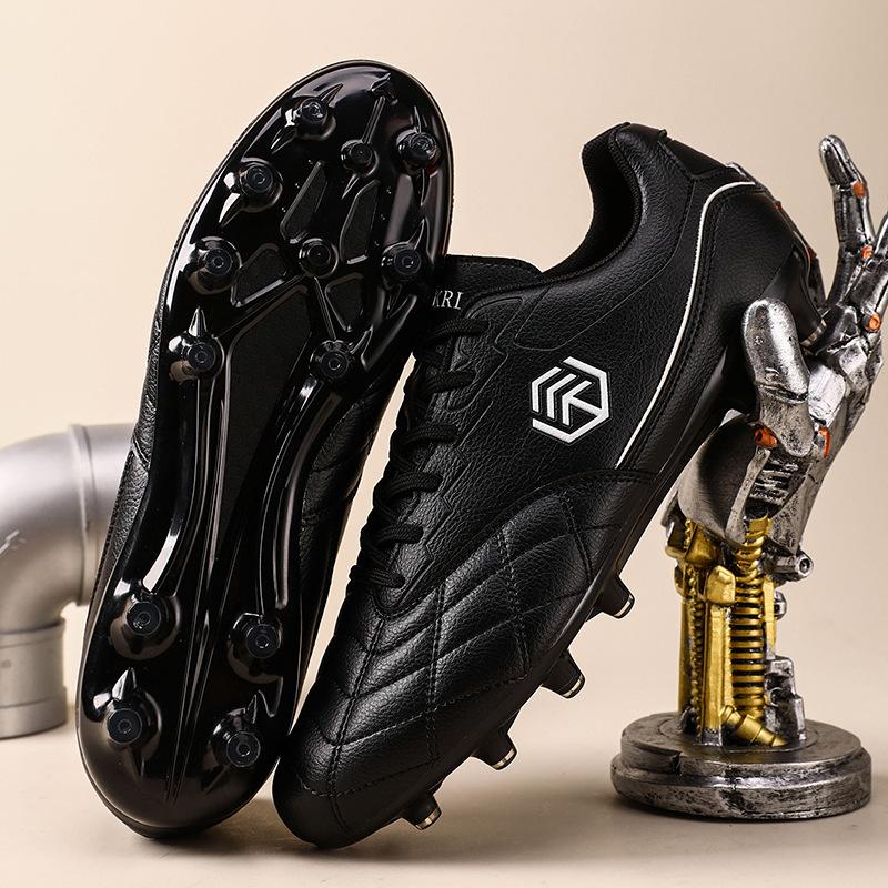 New Children's Outdoor Primary and Secondary School Students Broken Nail Football Shoes, Youth Principal Nail Football Shoes