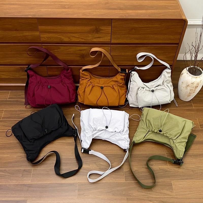 Pleated Drawstring Lightweight Shoulder Bag Women's Vintage Dumpling Bag Large Capacity Commuter Crossbody Bag