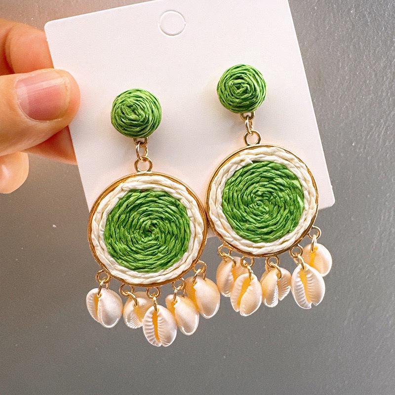 Böhmische Raffia Quaste Muschel Ohrstecker für Damen – Übertriebener High-End Resort Stil