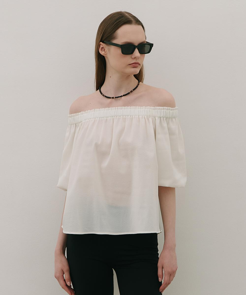 320 Showroom Off-Shoulder Shirred Blouse White One Size