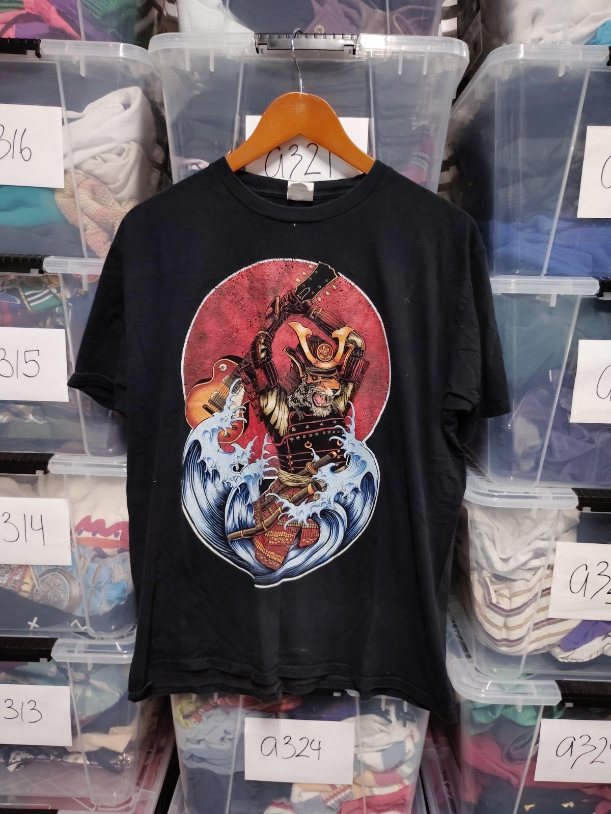 Tiger Samurai Guitar Wave Japanese Art Size Large A12 Unisex T-Shirt M