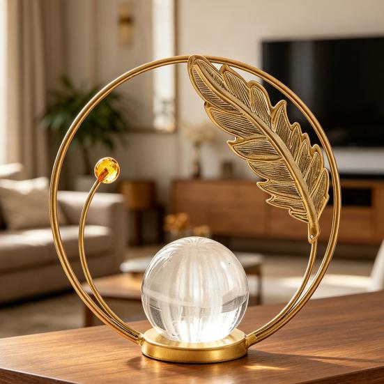 Künstliche Kristallkugel mit goldenem Metallständer Moderne Blatt-/Schmetterlings-/Libellen-Skulptur mit Glaskugel für Regal Couchtisch TV-Schrank Büro