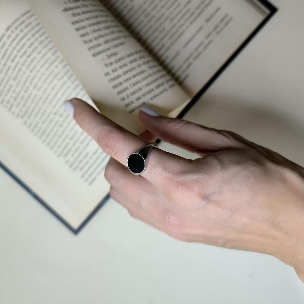 Strieborný prsteň s prírodným onyxom, hmotnosť výrobku 2,81 g (60002126)