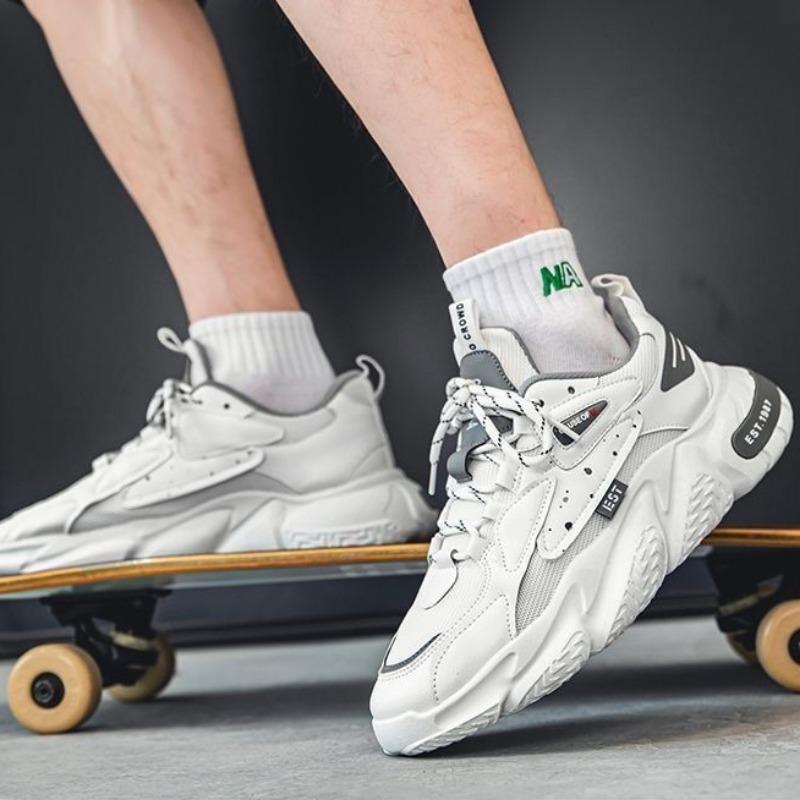 Men's Shoes New Summer Fashion Breathable Mesh Male Walking Sneakers High Quality Lightweight Thick Bottom Running Shoes