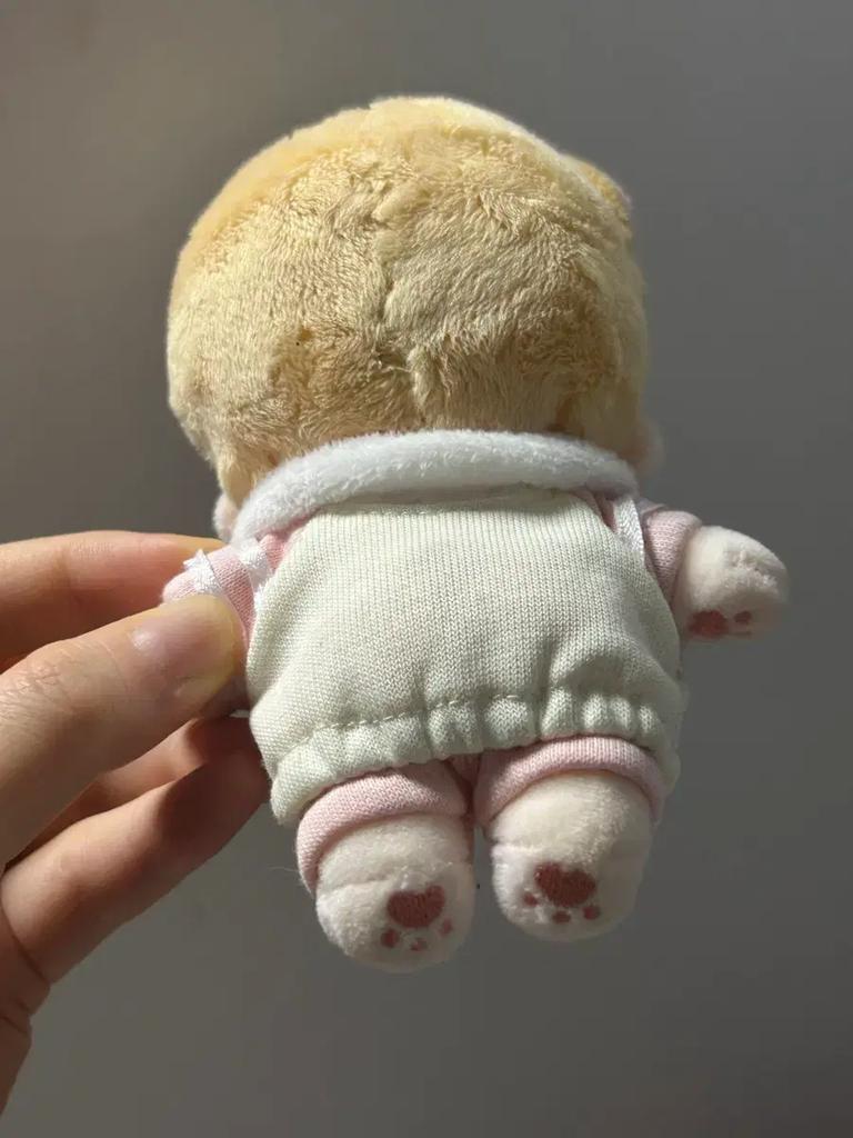 Ji Seong Ba doll (with clothes) Used