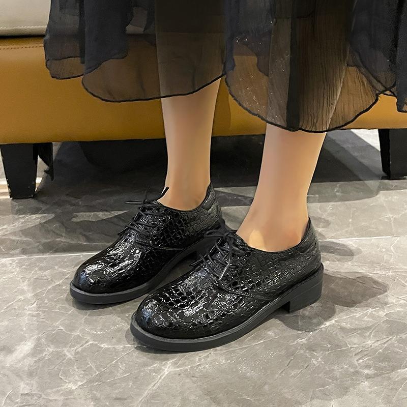 Large size single shoes women's autumn new round head stone pattern lace-up thick heel work leather shoes