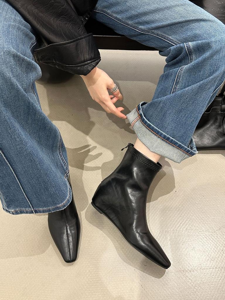 Pointed Short Boots Women's 2025 Autumn and Winter New Simple Women's Boots Short Boots French Thin Boots Fruit 665-2