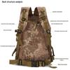 Vattentät 40L Kamouflage Taktisk Ryggsäck: Slitstark, Dubbla axelremmar, Idealisk för vandring, resor eller bergsklättring.