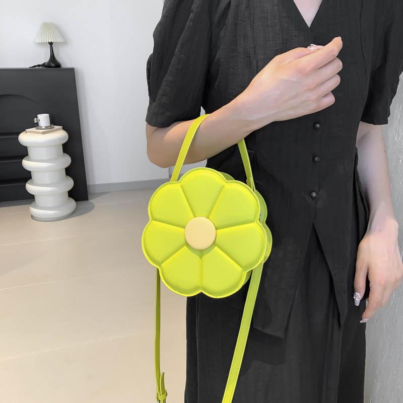 Summer bag 2025 new small fresh literary chain flower foreign shoulder candy color crossbody small round bag girl