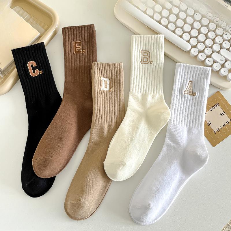 Ladies Spring and Autumn New Style Embroidered Letter Athletic Socks