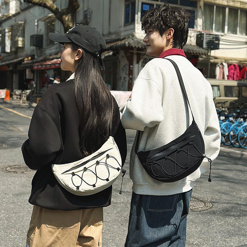 Fashion Korean Niche Shoulder Bag Women Commuter Shoulder Messenger Bag Men And Women Large Capacity Outdoor Waterproof