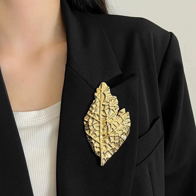 Polished Metal Leaf Texture Brooch High-End And Exquisite Brooch For Women Fashionable Pin Trendy Jewelry Accessory