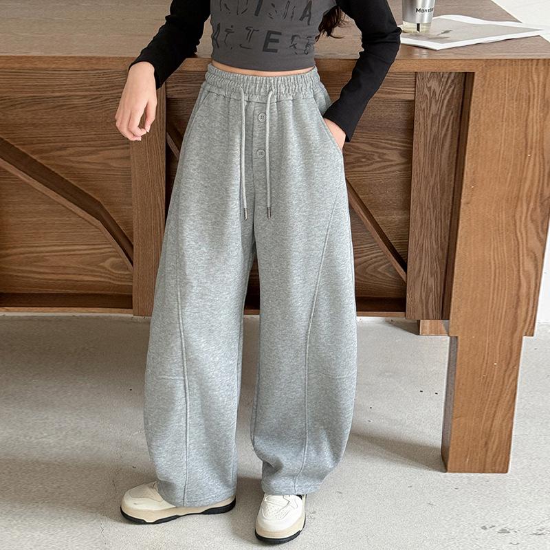 

Трендовые спортивные штаны джоггеры для девочек Весна 2025 - Повседневная осенняя одежда для детей среднего и старшего возраста 130cm серый