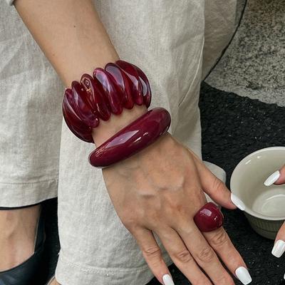 Nuovi Bracciali in Resina Vintage Bracciale Geometrico Rosso Anello Largo Irregolare Donna