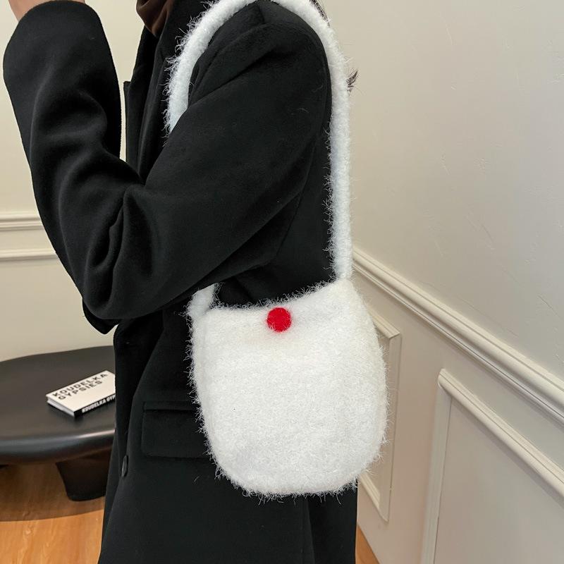 

2025 новая сумка макарон плюшевая овальная милая маленькая кроссбоди на плечо рюкзак женская новая сумка 17*5*18 белый