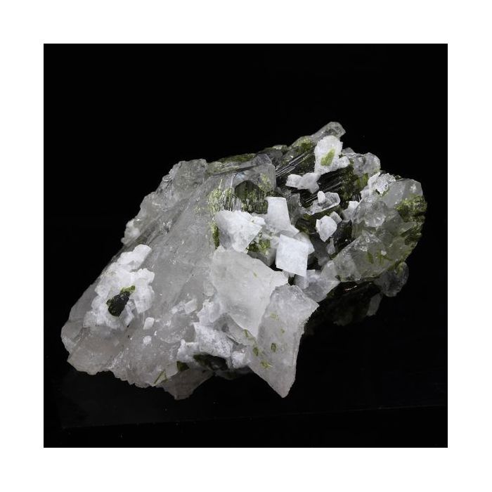 Pierres et Minéraux. Epidote + Quartz + Albite. 152.5 ct. Cevins, Savoie, France..
