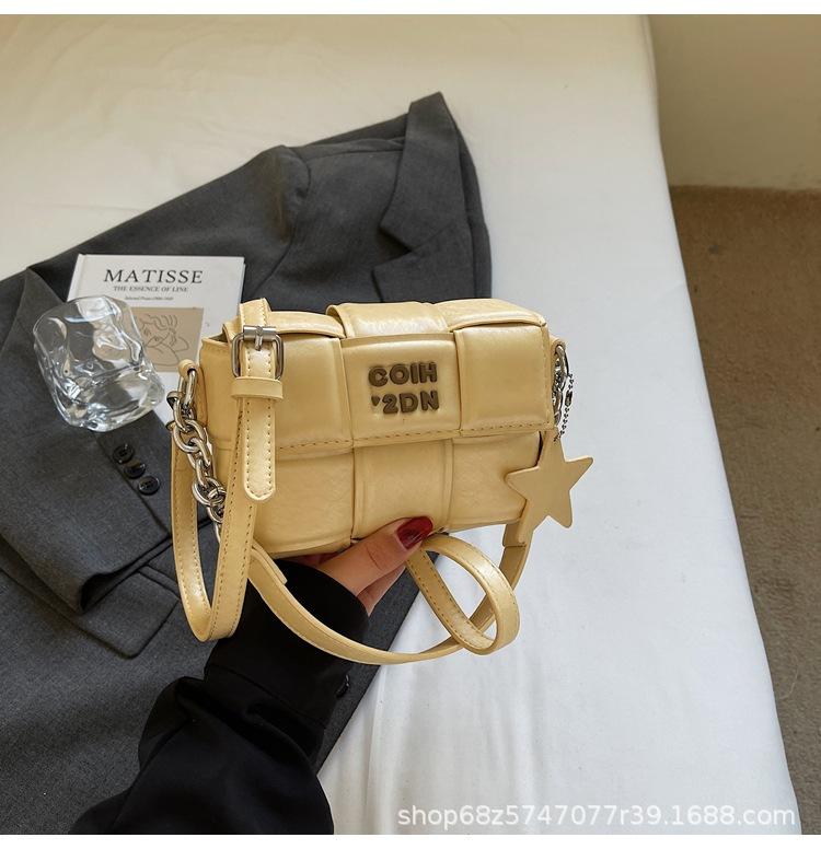 

Silver chain small square bag women s 2025 new woven splicing shoulder messenger women s bag high-end handbag bag золотий