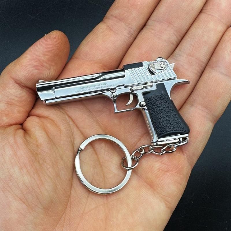 Alloy 1:4 Scale Desert Eagle Pistol Keychain Mini Toy Gun Weapon Model Metal Keychain For Adult Christmas Gift