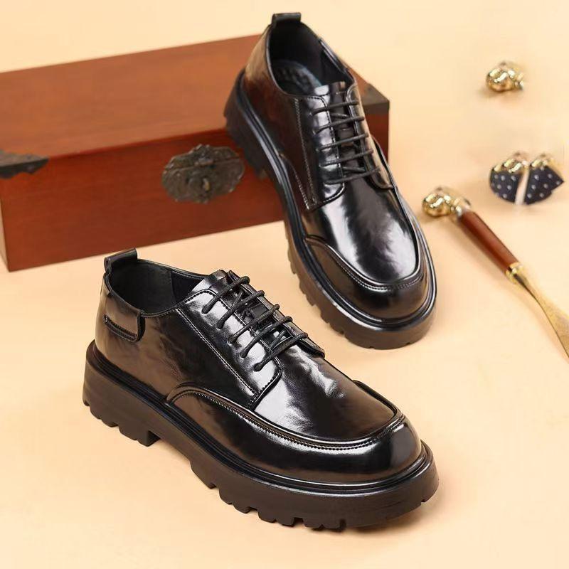 Runde Spitze Absatz erhöhend Dicke Sohle Schwarze Leder Schuhe für Herren Niedriger Preis Hohe Qualität Soziale Mode Neu bei Mann Freizeitschuh