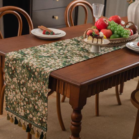 Christmas Green Jacquard Table Runner with Tassel Decorative Festive Table Flag Dining Table Decoration for Home Restaurant Bar Kitchen