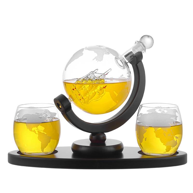 850ML Creative Globe Decanter Set with Lead-free Carafe Exquisite Wood-stand and 2 Glasses Whiskey Decanter Globe Grade Gift