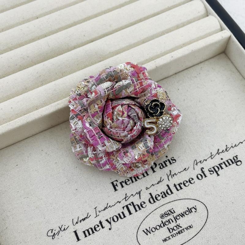 Korean Fabric Camellia Brooches For Women Fashion Handmade Flower Lapel Pins Elegant Clothing Jewelry Accessories Corsage