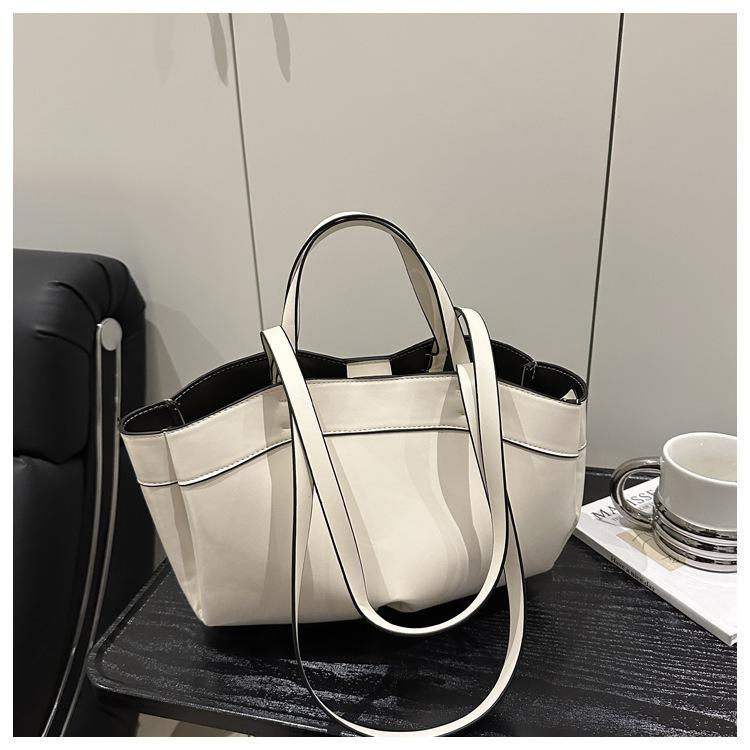 Niche design sense shopping bag women's autumn and winter new versatile tote bag retro trend shoulder messenger bag