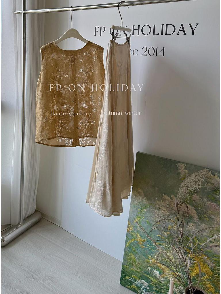 2026 Chinese-Style Summer Set: Elegant High-End Sleeveless Top & Skirt