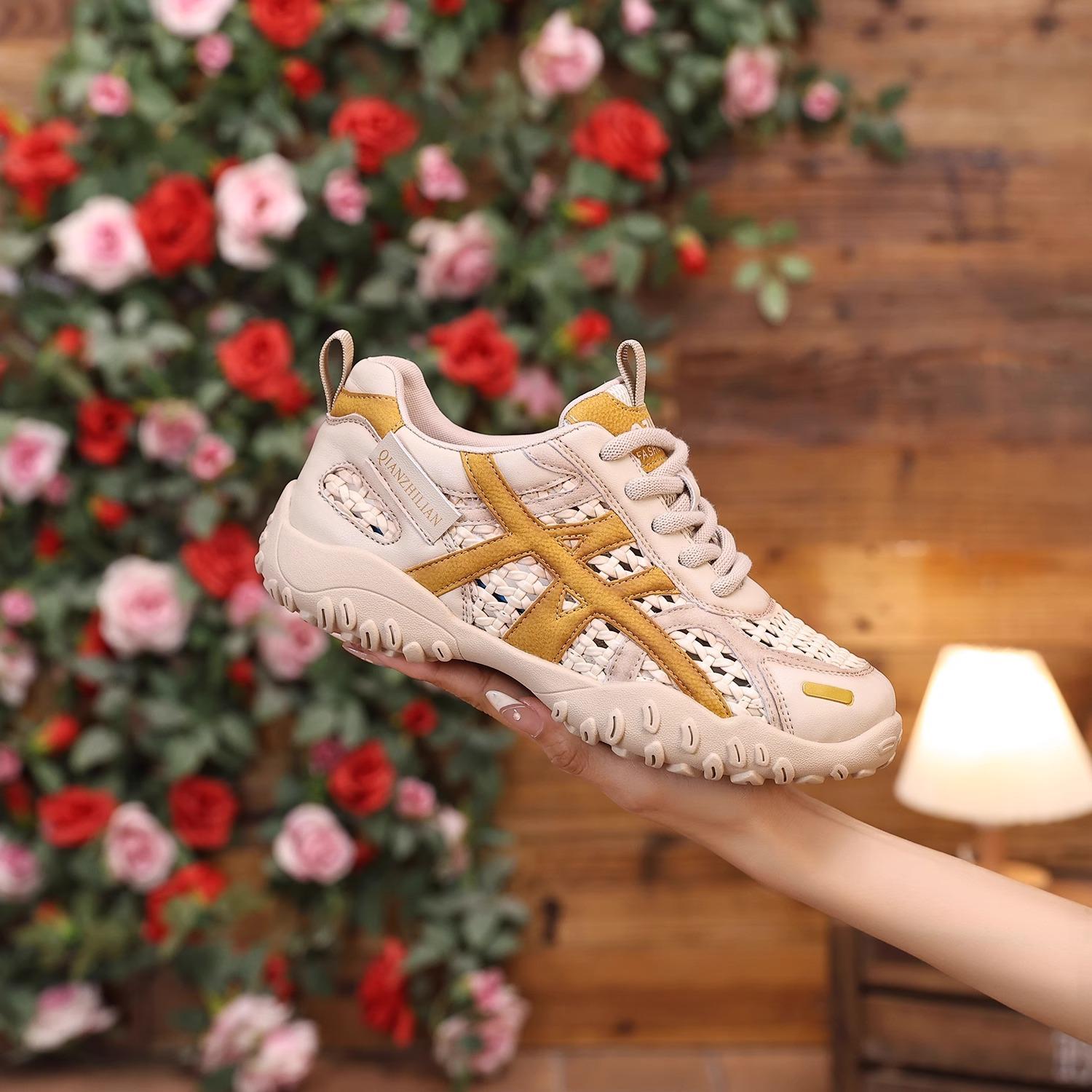 

2025 new summer breathable versatile casual sports shoes lightweight dad shoes Dexun Forrest Gump shoes hollow sandals women 35