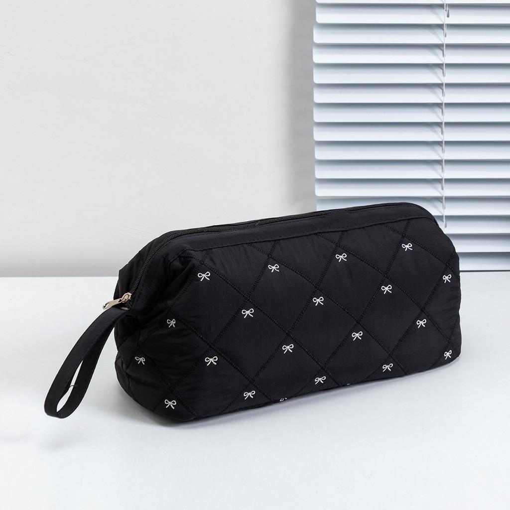 Large Cube Style Travel Storage Bag With Multifunctional Design For Vacation Use