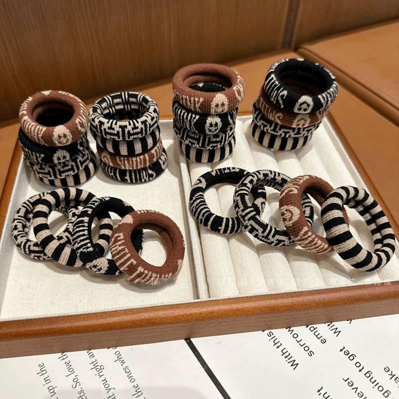 

2024 Women s Retro High Ponytail Hair Tie - Simple Temperament Style